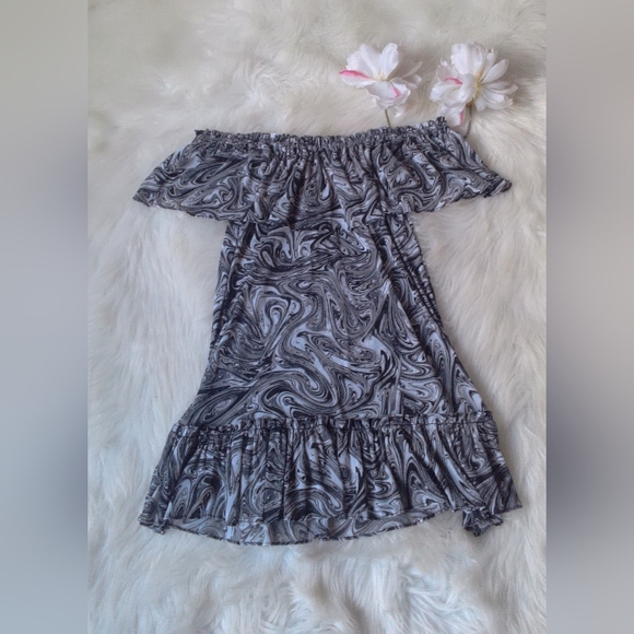 MICHAEL Michael Kors Tops - MICHAEL Michael Kors Off-Shoulder Blouse Size S